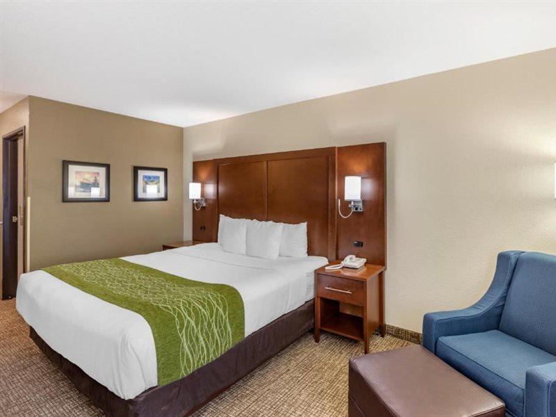 Comfort Inn & Suites Greeley Esterno foto