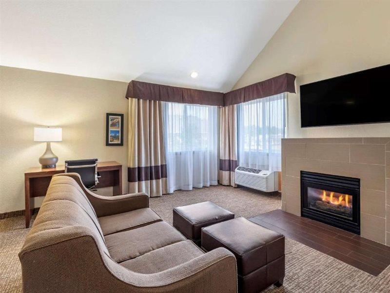Comfort Inn & Suites Greeley Esterno foto