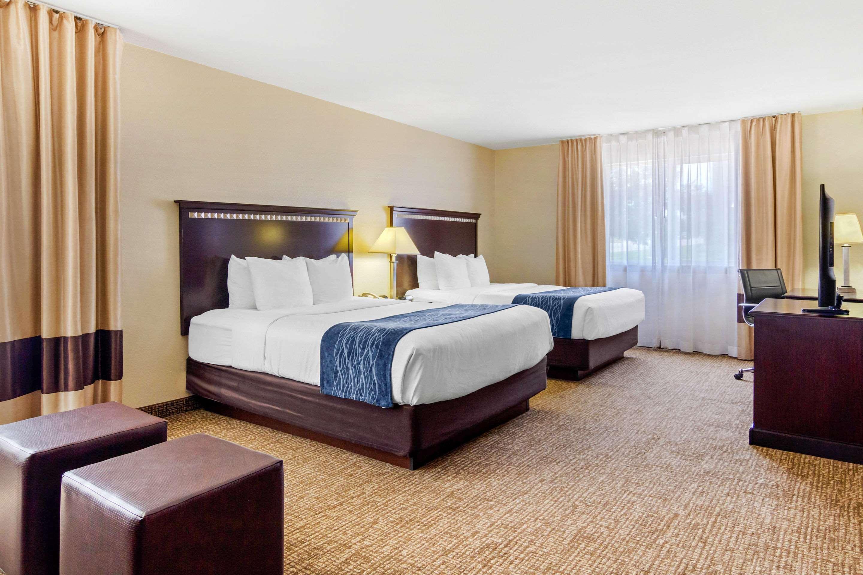 Comfort Inn & Suites Greeley Esterno foto