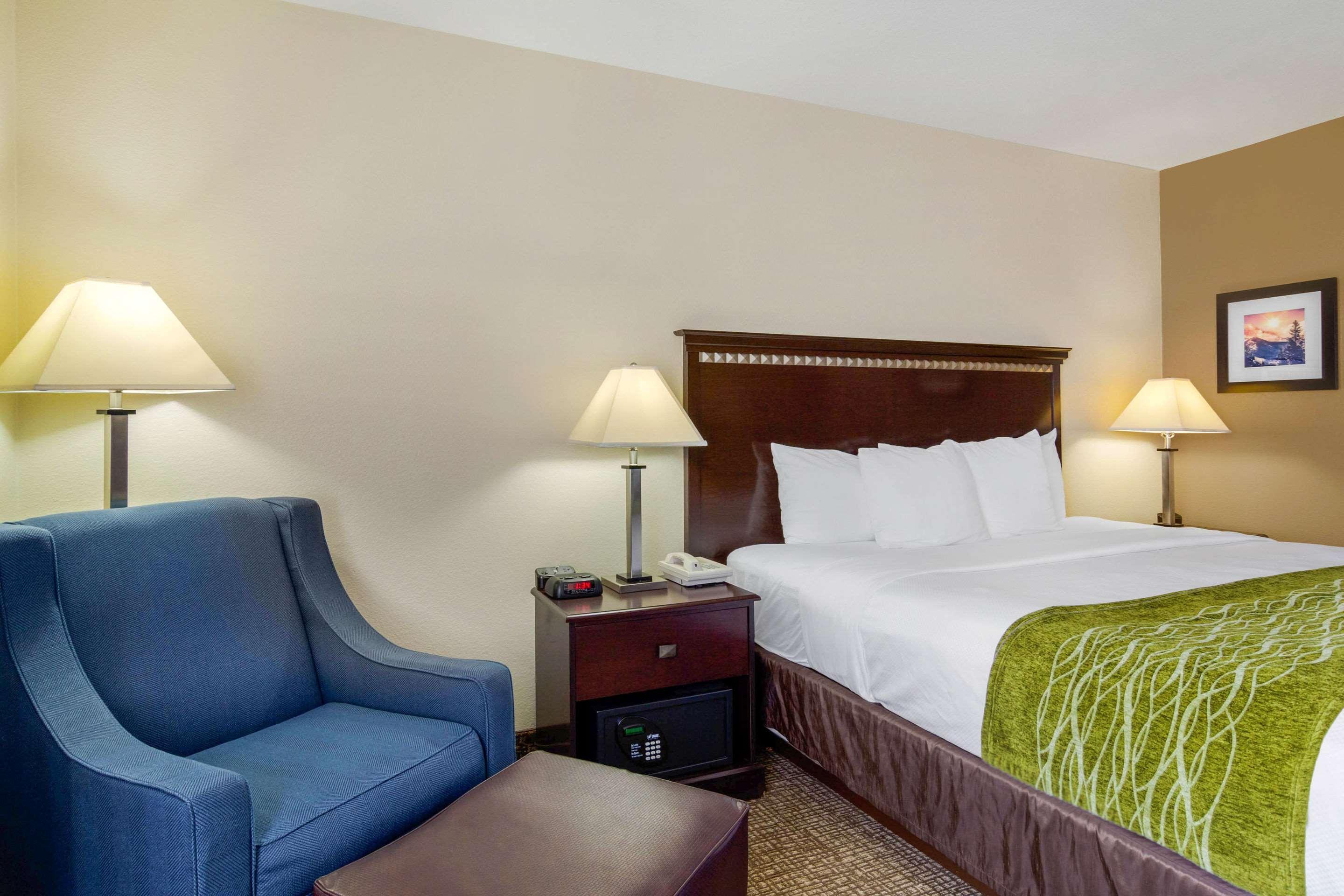 Comfort Inn & Suites Greeley Esterno foto
