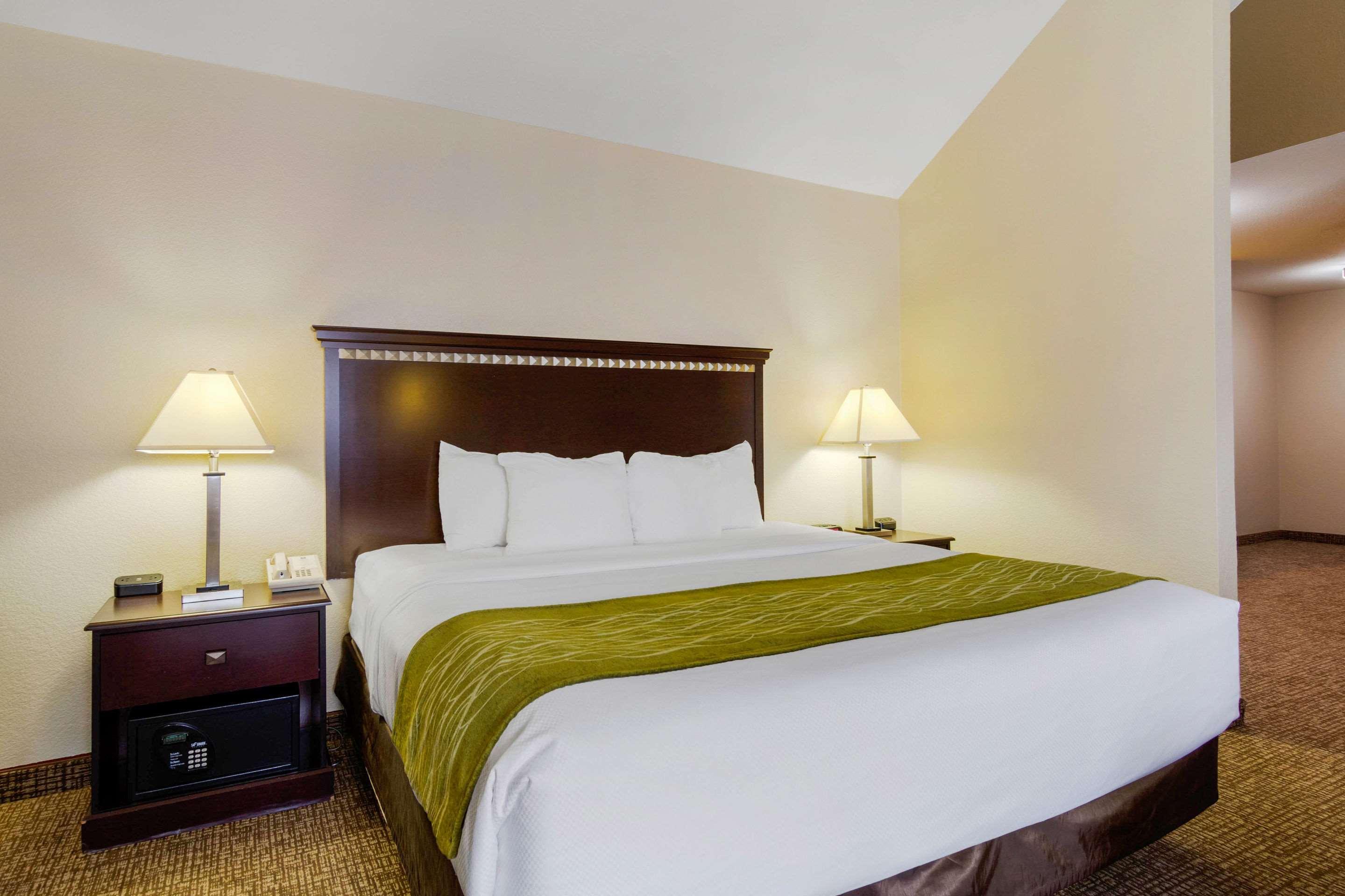 Comfort Inn & Suites Greeley Esterno foto