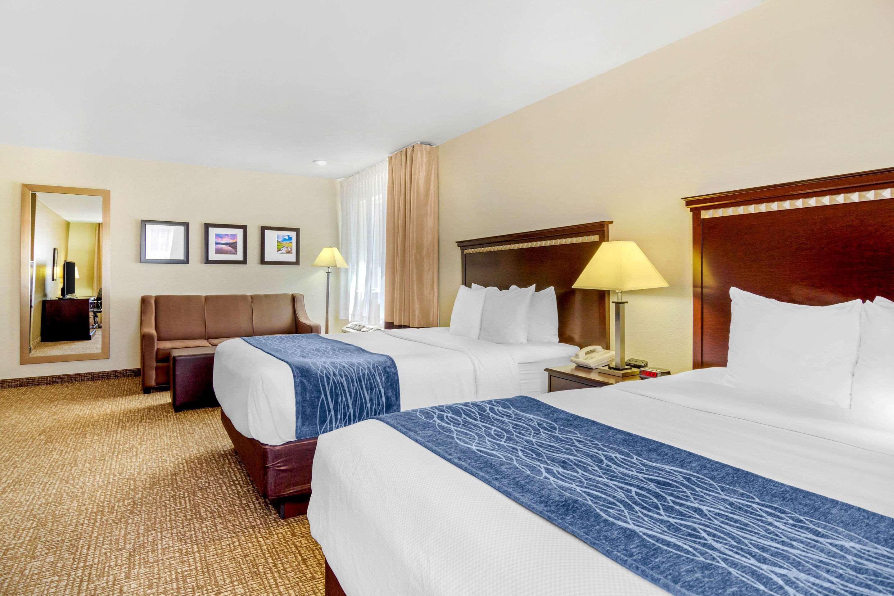 Comfort Inn & Suites Greeley Esterno foto