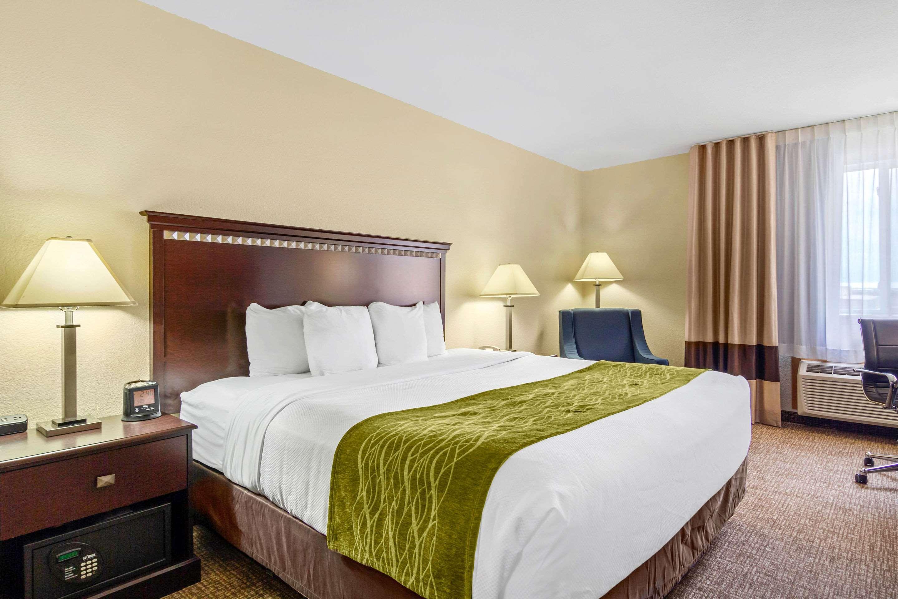 Comfort Inn & Suites Greeley Esterno foto