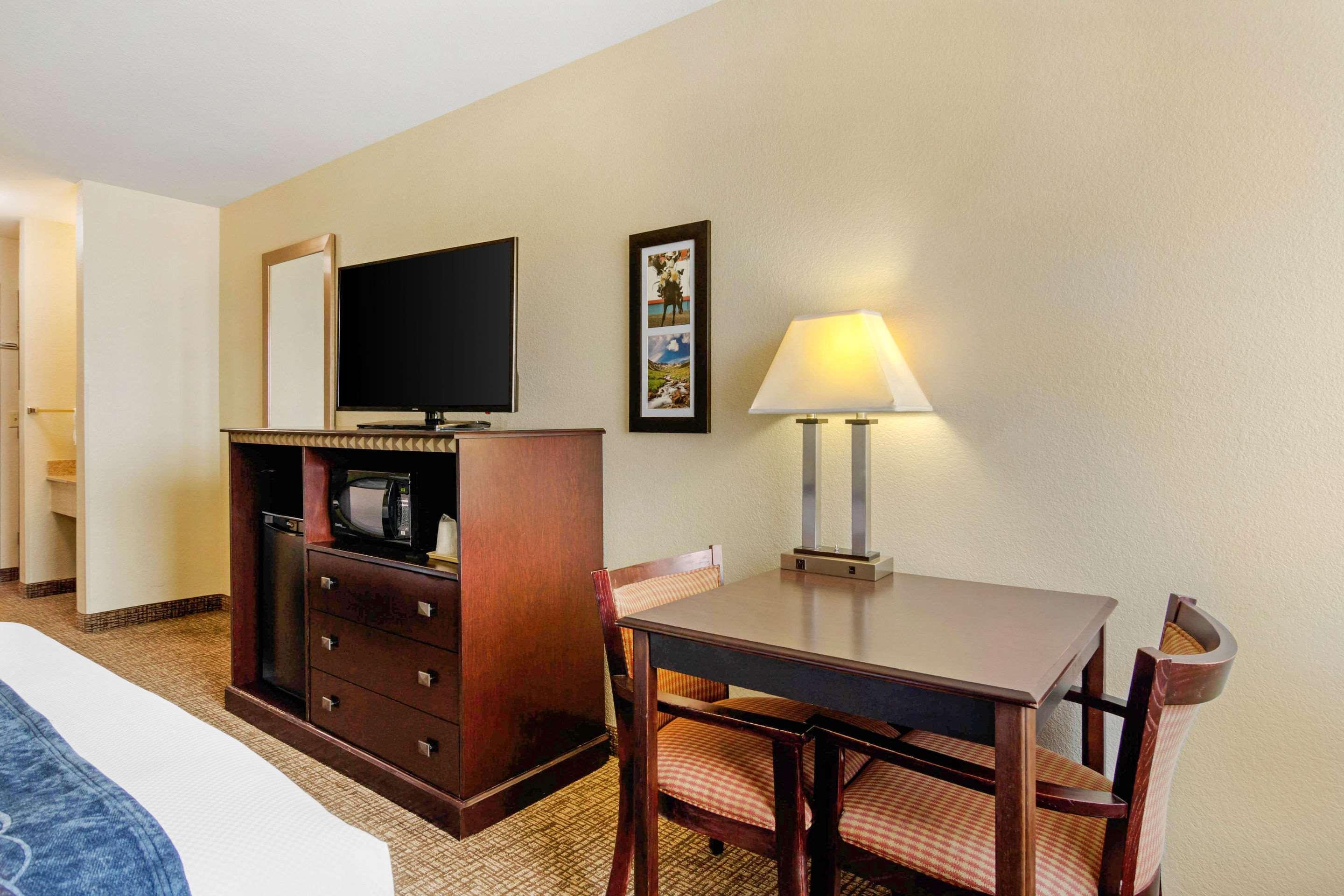 Comfort Inn & Suites Greeley Esterno foto