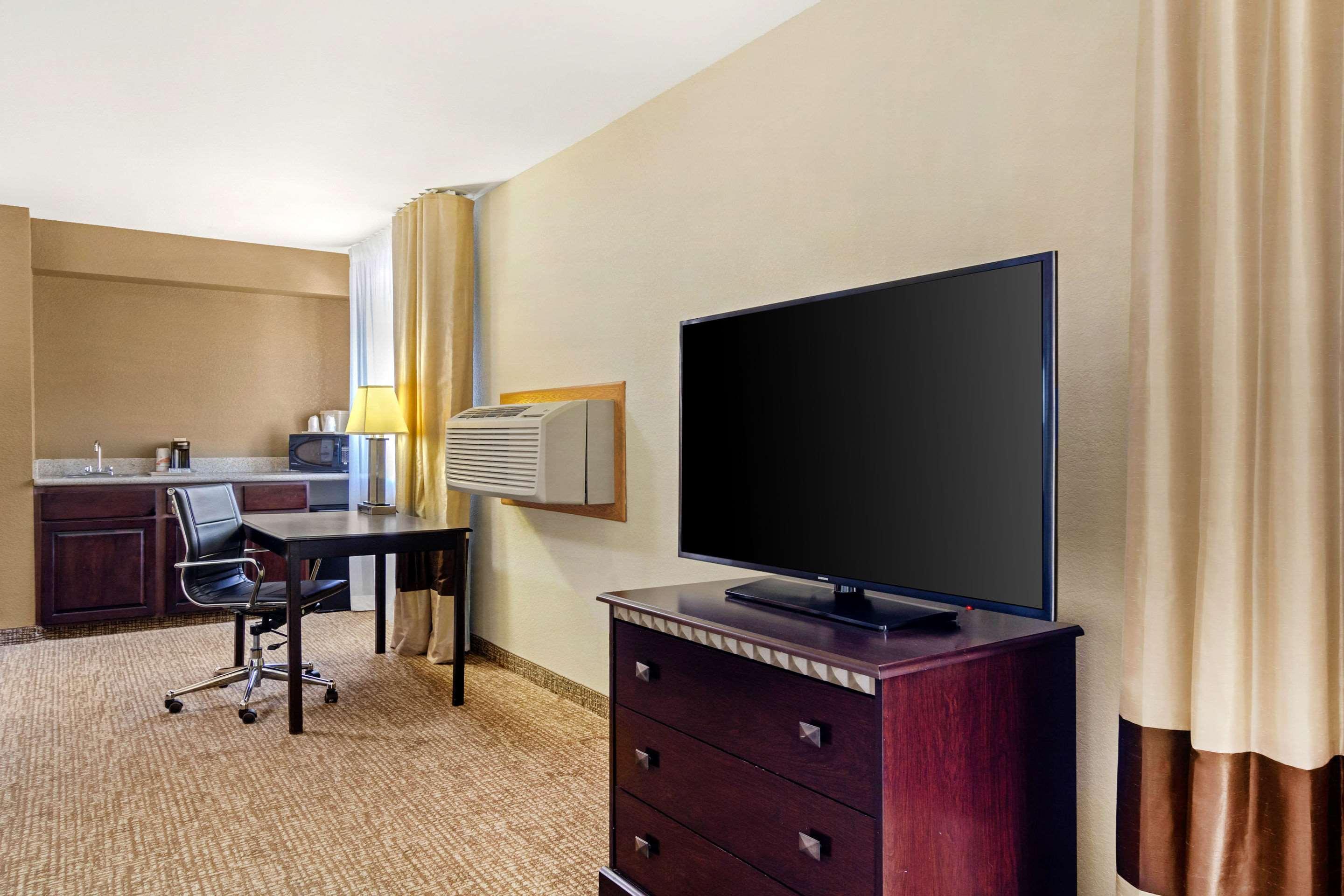 Comfort Inn & Suites Greeley Esterno foto
