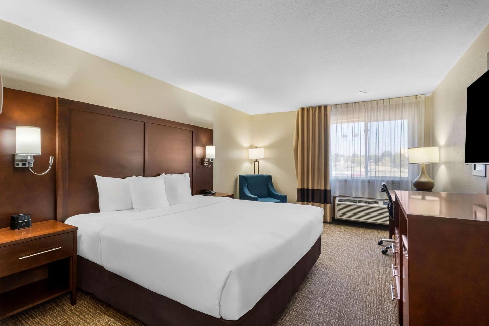 Comfort Inn & Suites Greeley Esterno foto