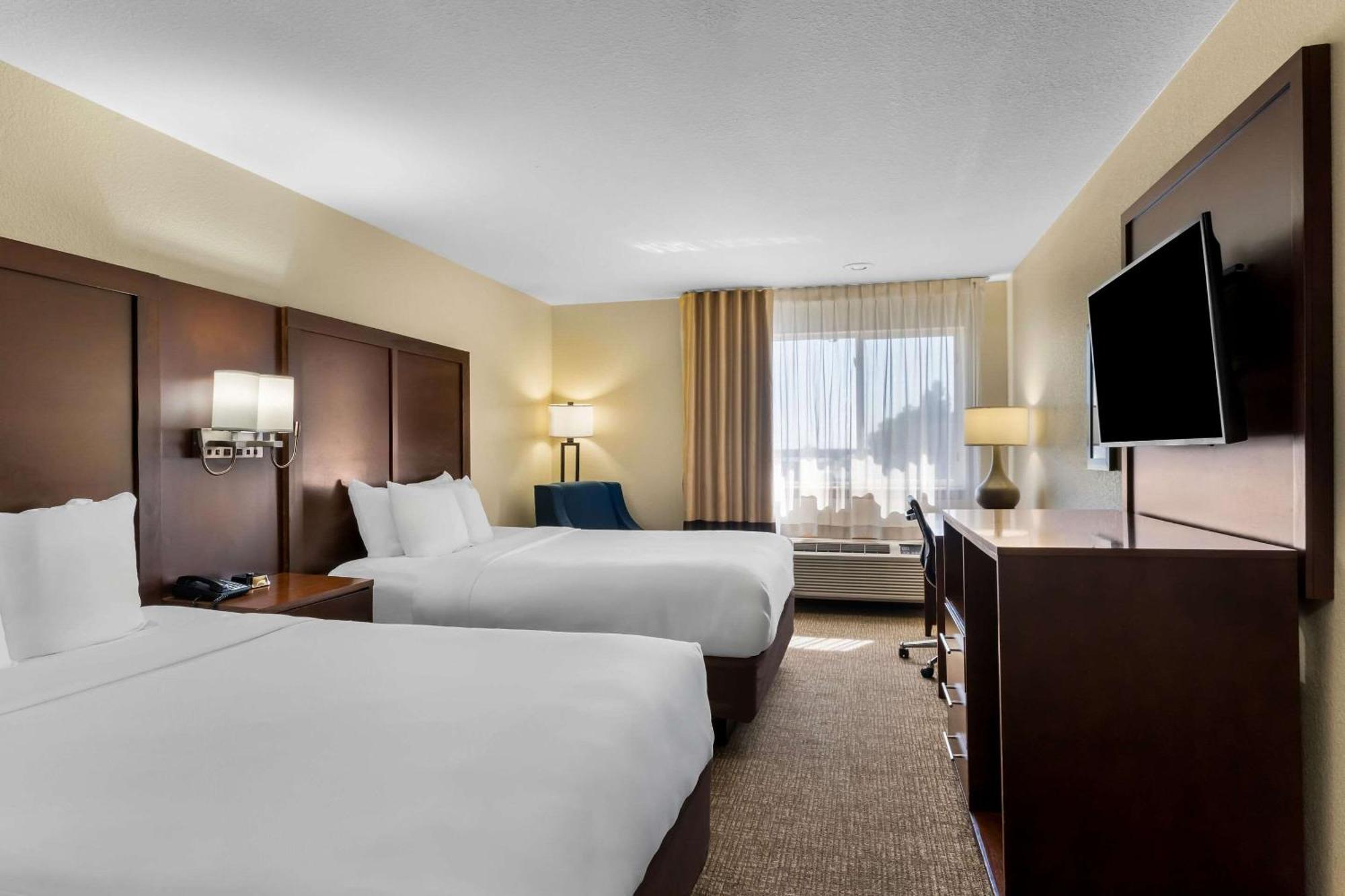 Comfort Inn & Suites Greeley Esterno foto