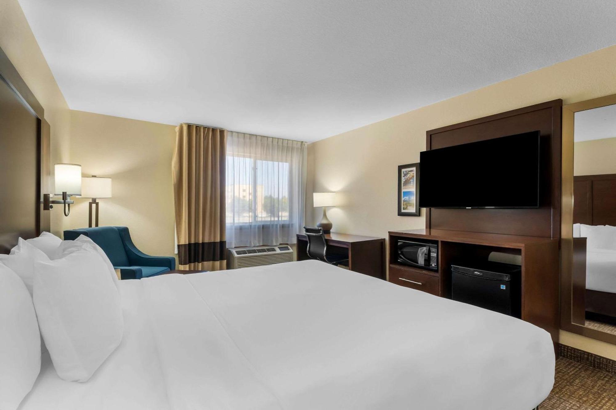 Comfort Inn & Suites Greeley Esterno foto