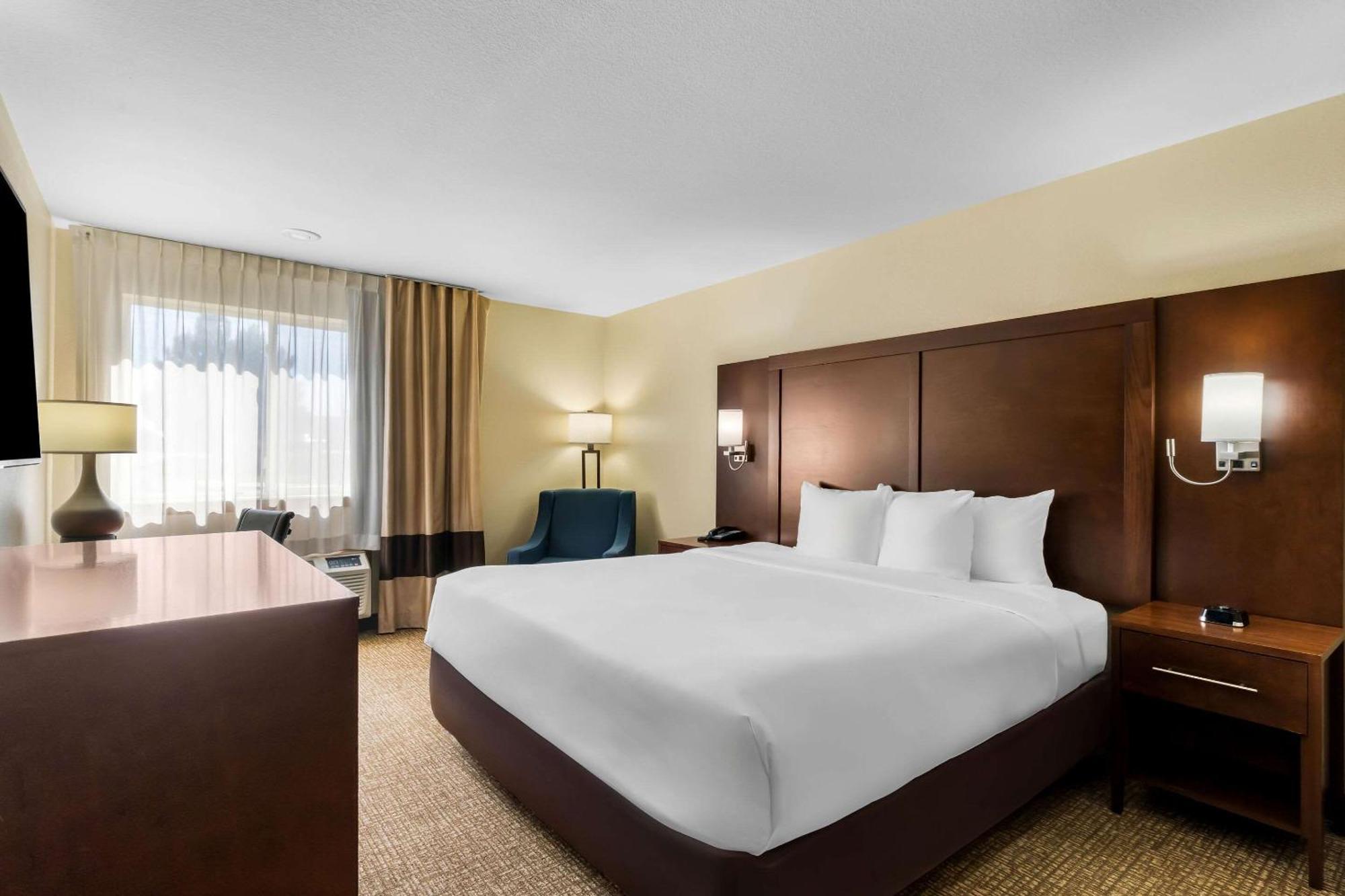 Comfort Inn & Suites Greeley Esterno foto