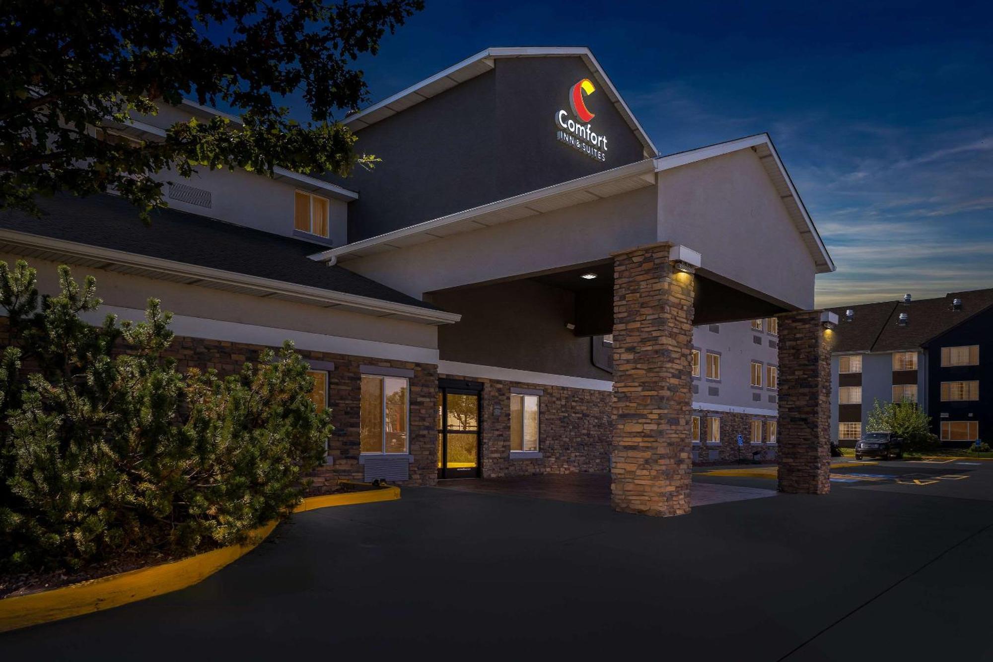 Comfort Inn & Suites Greeley Esterno foto