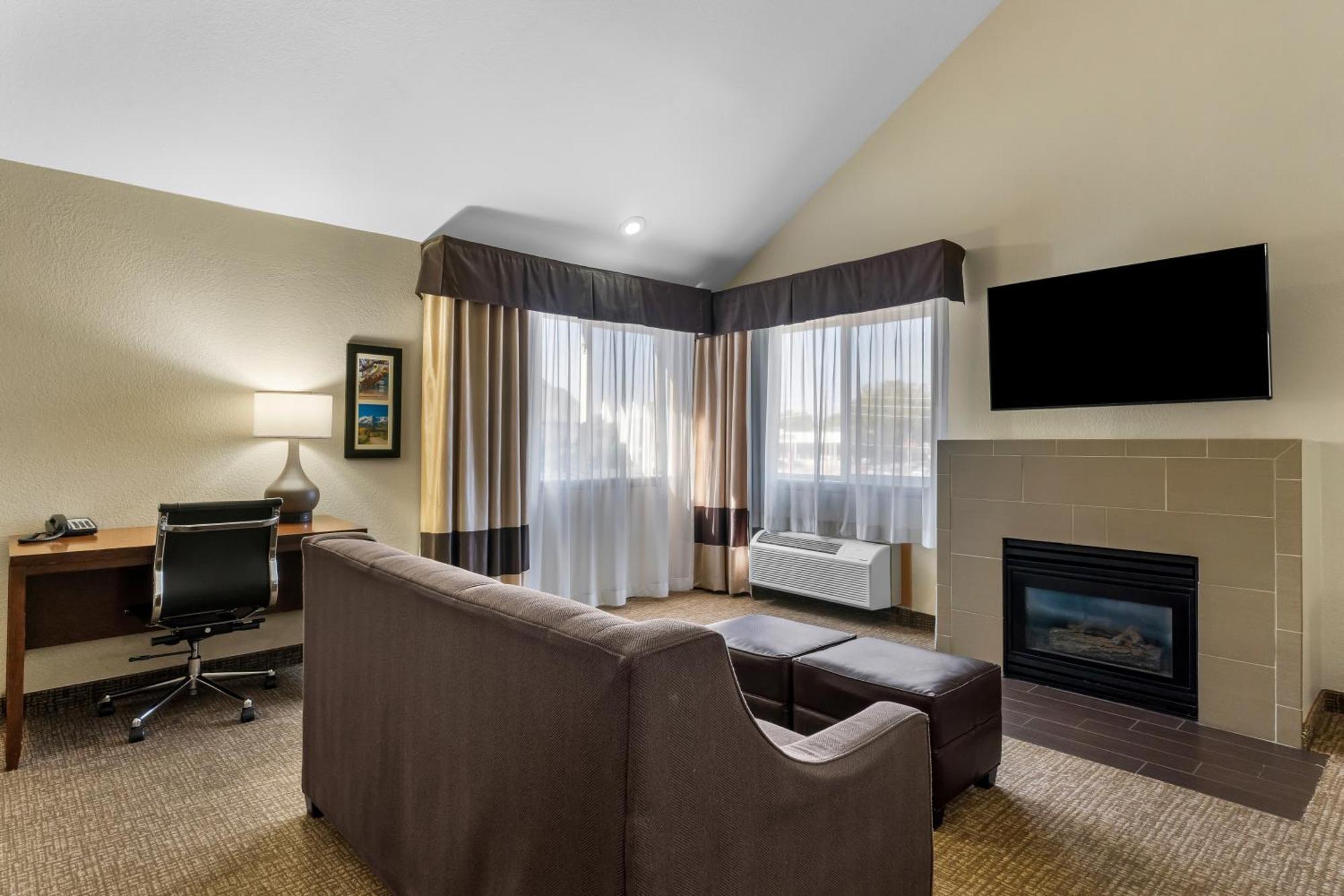 Comfort Inn & Suites Greeley Esterno foto