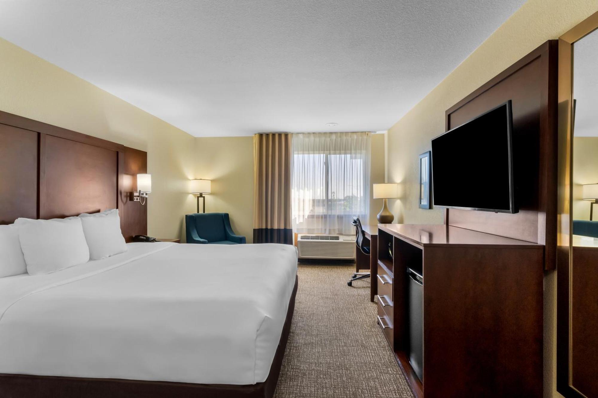 Comfort Inn & Suites Greeley Esterno foto