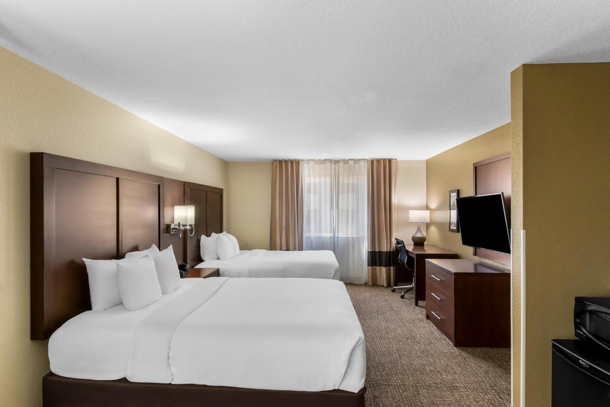 Comfort Inn & Suites Greeley Esterno foto
