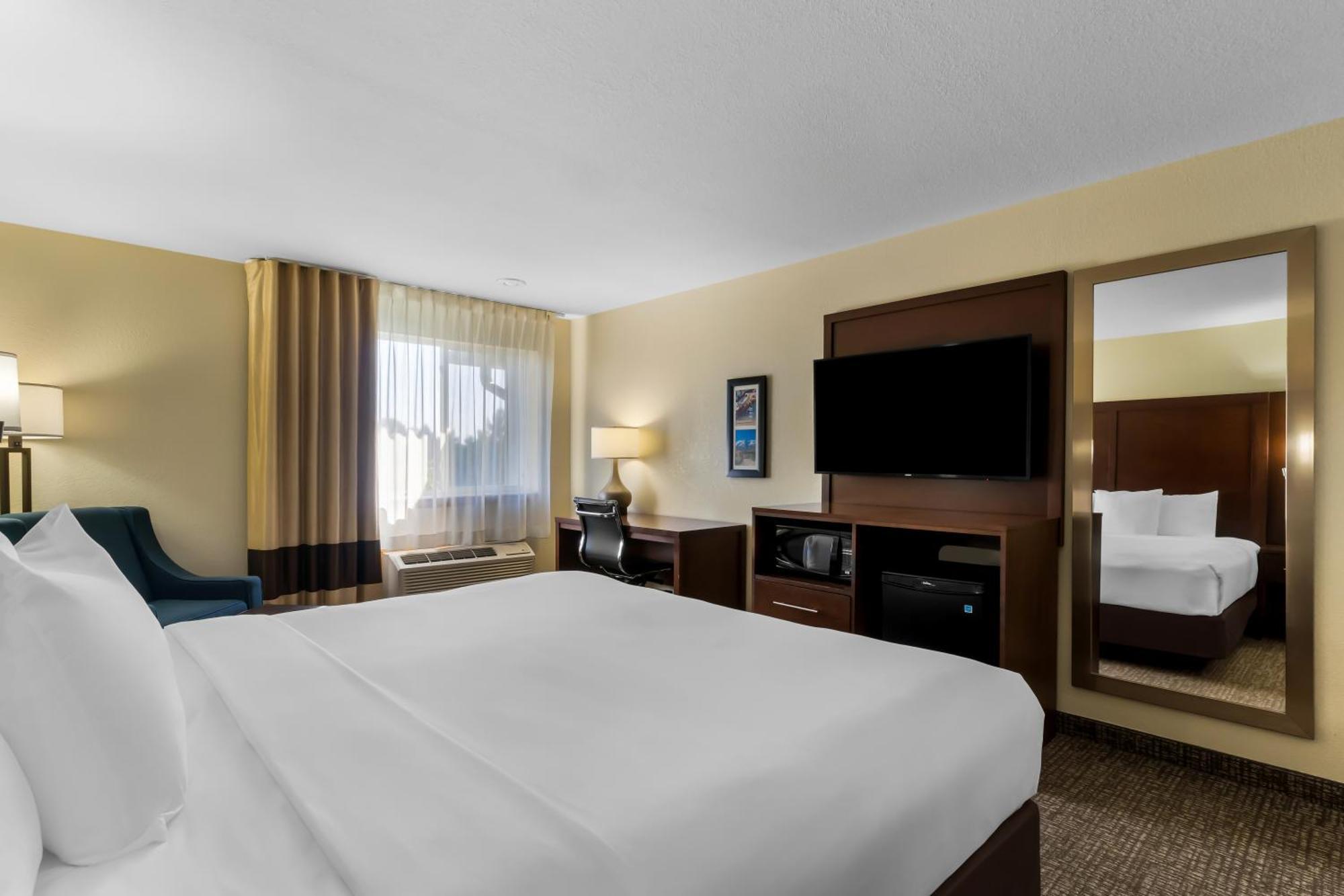Comfort Inn & Suites Greeley Esterno foto